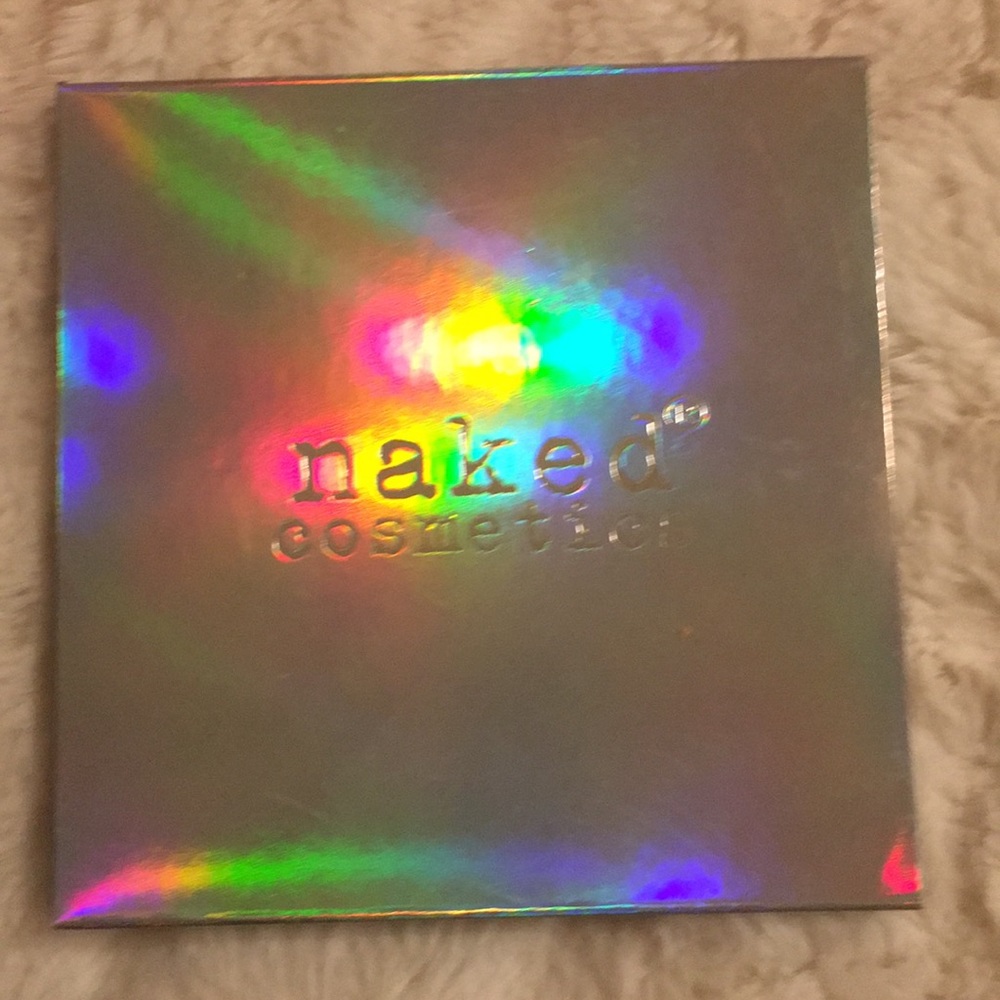 Naked Cosmetics*eye-shadow palette*